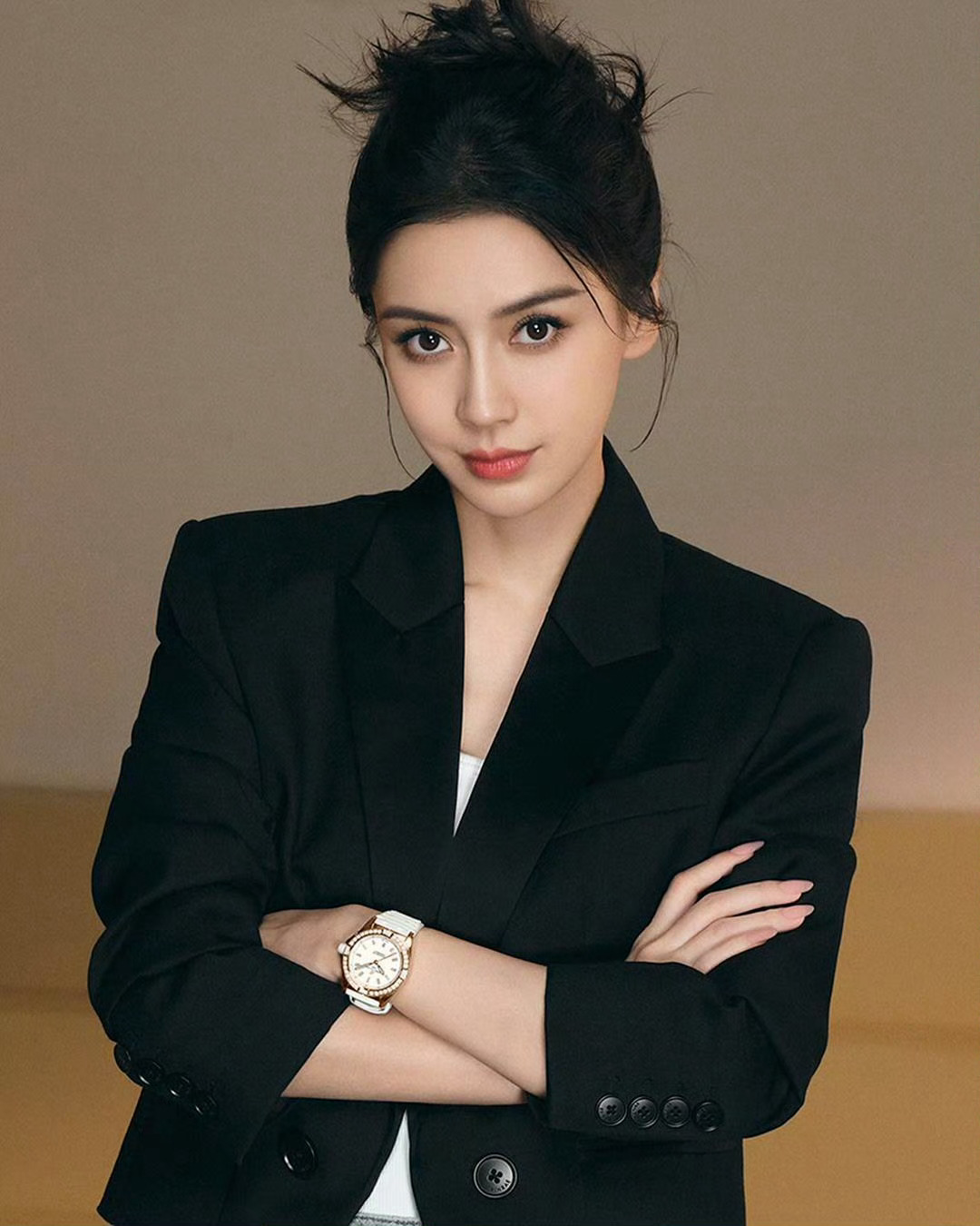 angelababy angelababy “在热爱的世界里奔走，与你并肩便是最