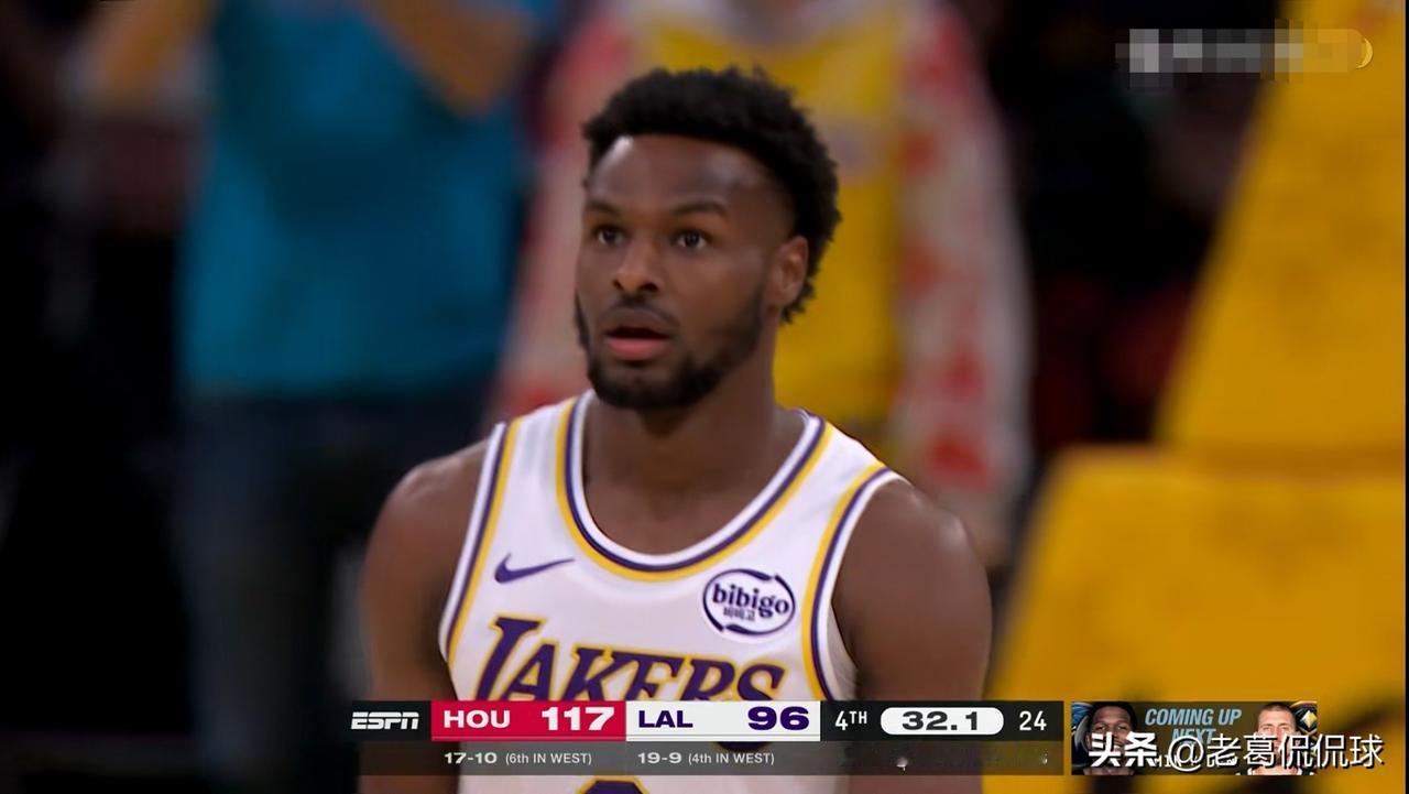 我强烈建议湖人主帅雷迪克重用布朗尼！在今天湖人主场以96：119输给火箭的比赛中