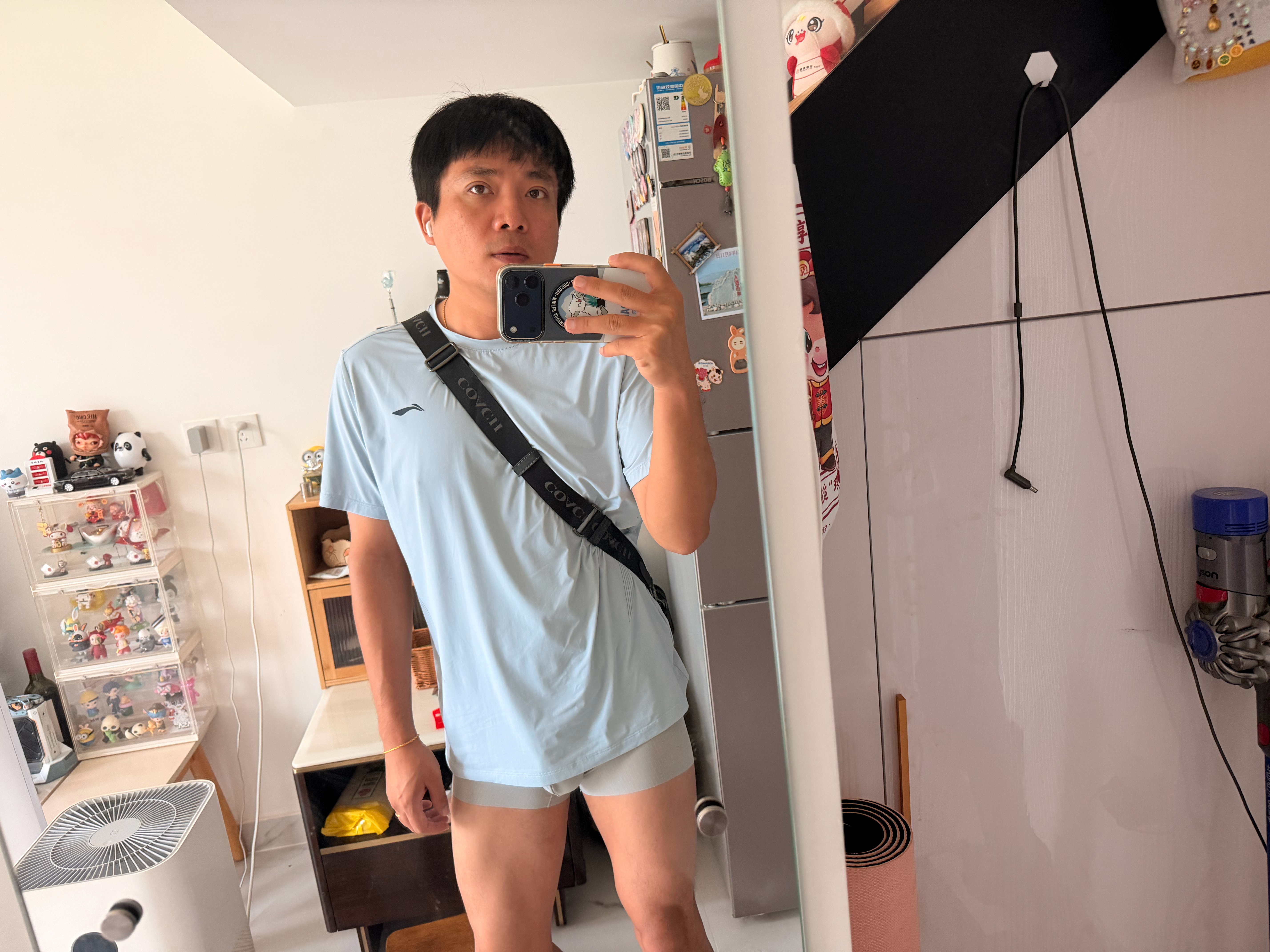 出门上班，总是不老实的变大，是不是带个锁会管用 