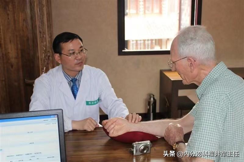 【糖尿病，后半辈子就得药不离口、针不离手！真没那必要】
许多患者一旦被确诊为“糖
