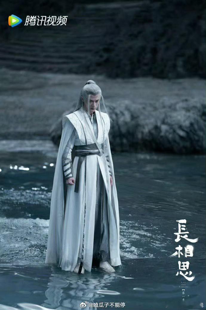 《长相思》中檀健次饰演的相柳和邓为饰演的涂山璟，哪个角色更受欢迎？ ​​​
