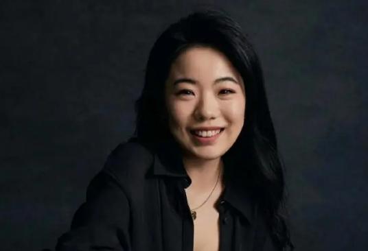 青年作家蒋方舟硕士论文被举报造假的事情有一段时间了，而举报她的人是清华大学哲学系