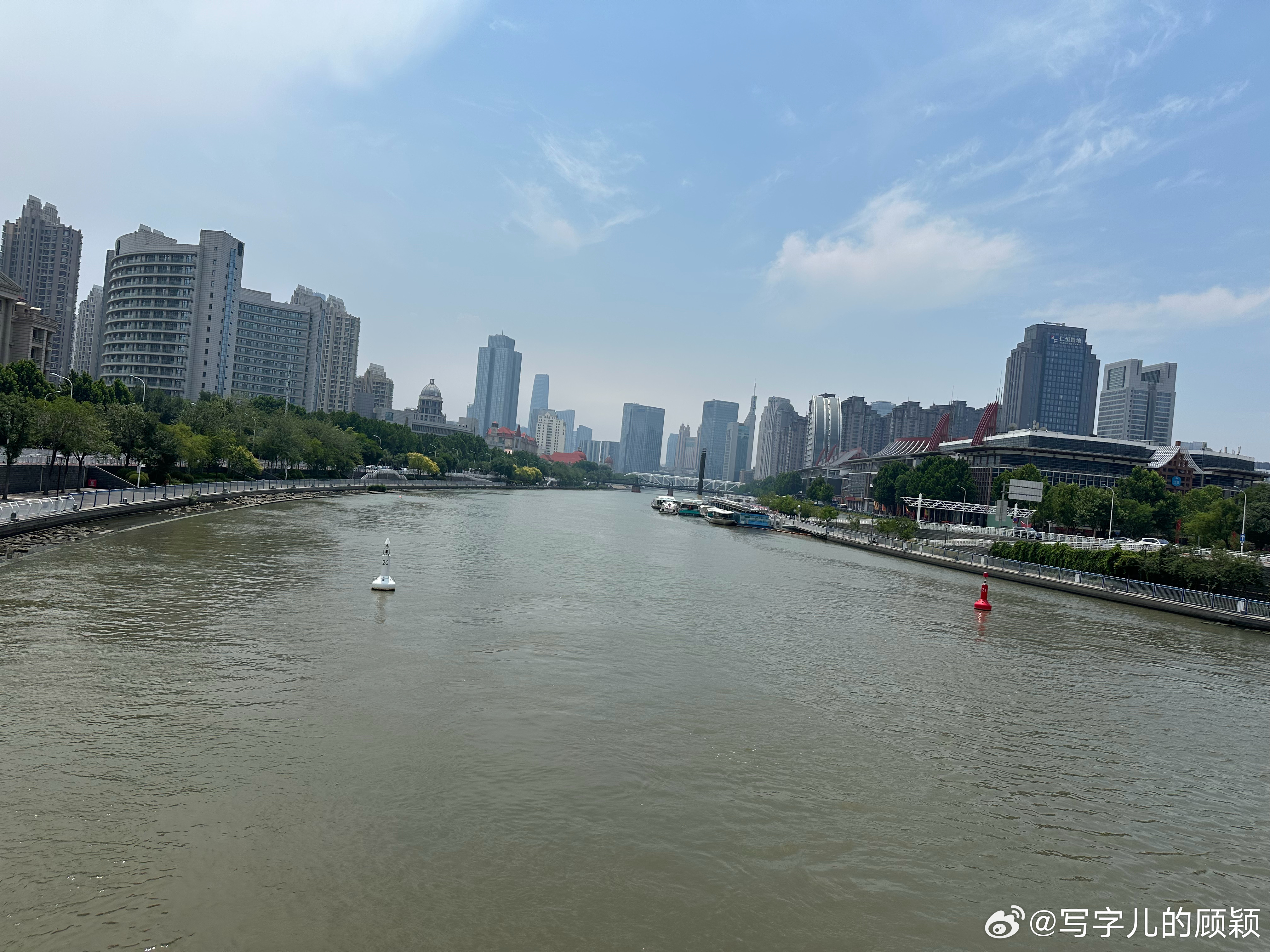 有一条河穿城而过，这座城就灵秀。天津生活