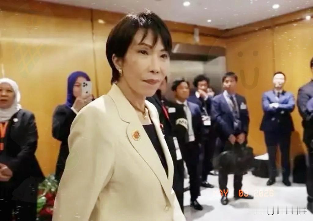 其实人家精明得很，根本不是在赌运气。

你仔细看看这两年的情况，航班少了，大熊猫