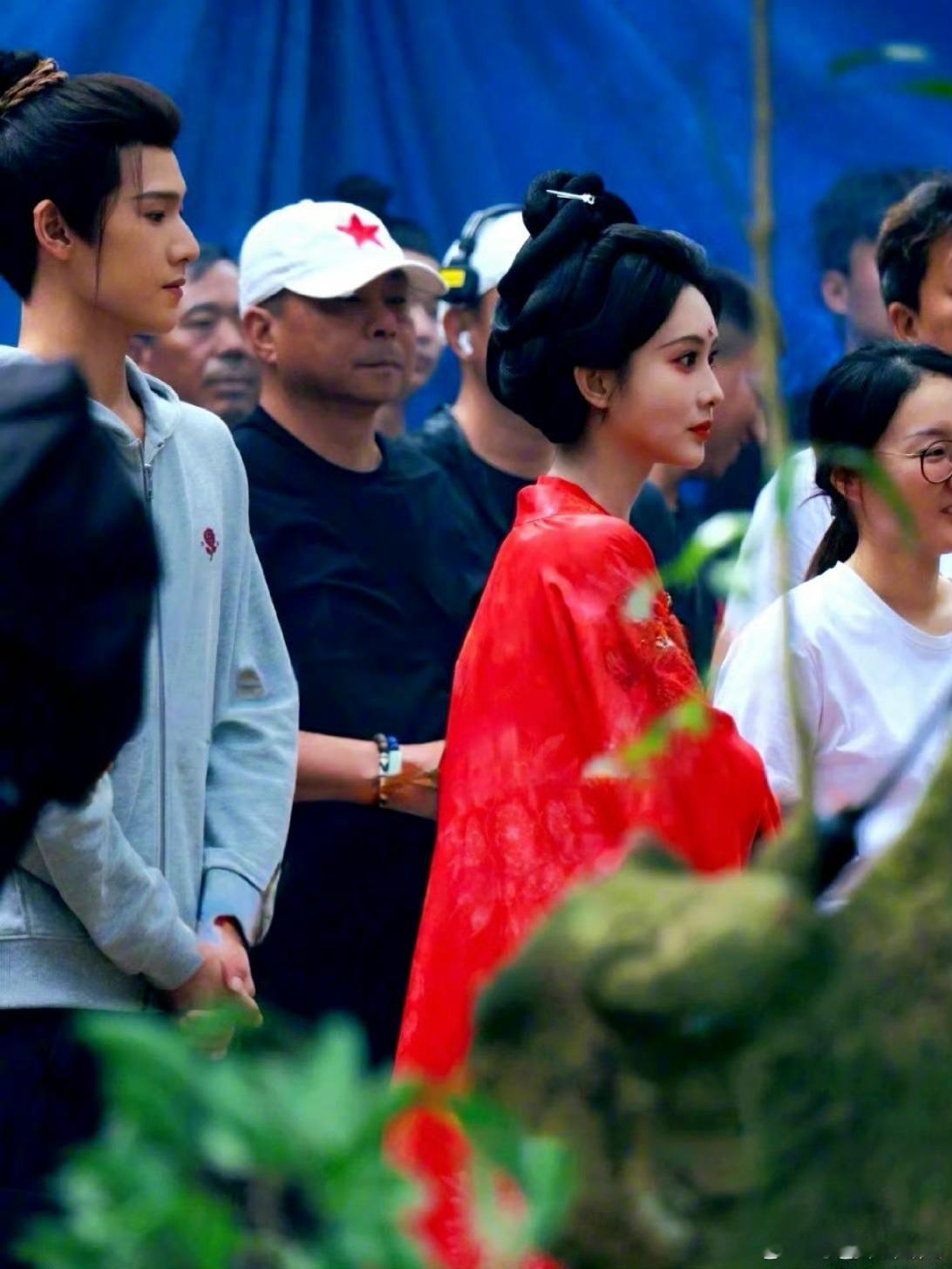 孟子义李昀锐广东开机同框尚公主居然还转场到广东了！！ ​​​