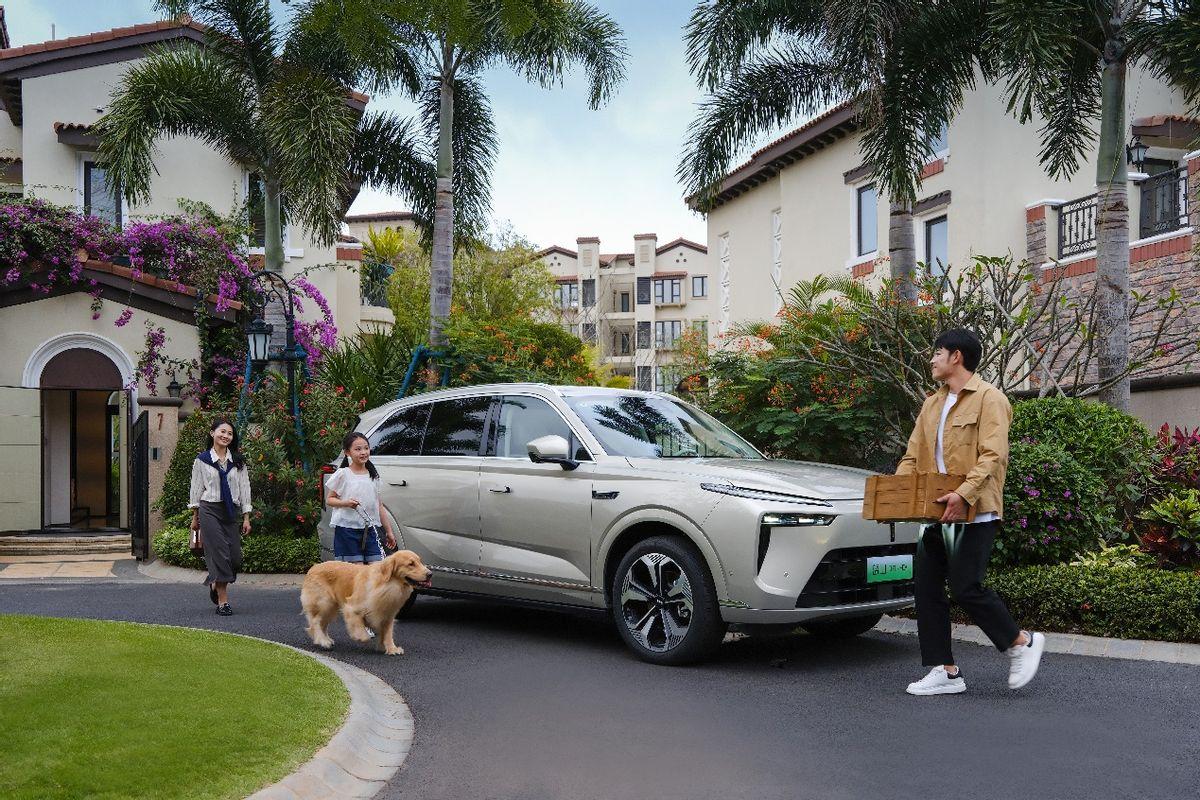 大六座舒适电动SUV#共享大好时光
悦己悦她更悦全家，魏牌蓝山——大六座舒适电动