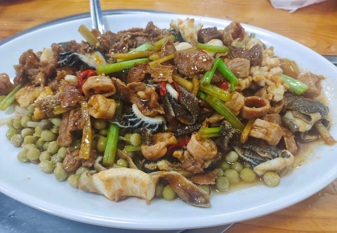 来玉林不打卡炒牛料等于白来终于吃上玉林传说中的炒牛料了！来玉林不吃炒牛料等于白来