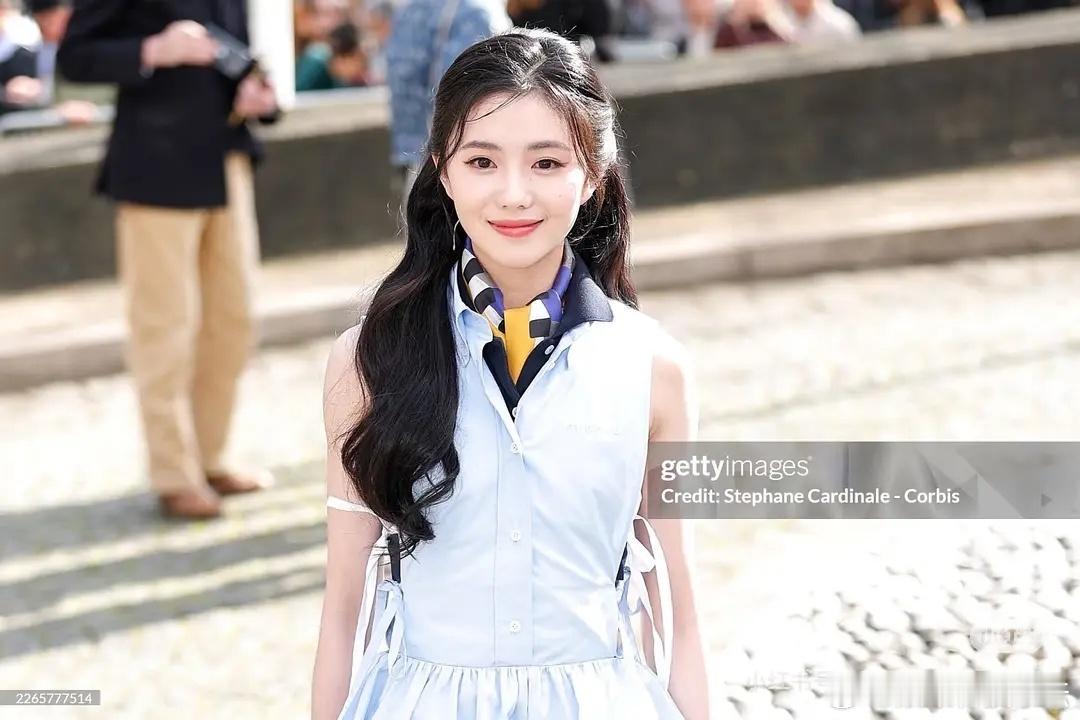 刘浩存就是新一代的人间仙女，她的生图才能和刘亦菲的相提并论 