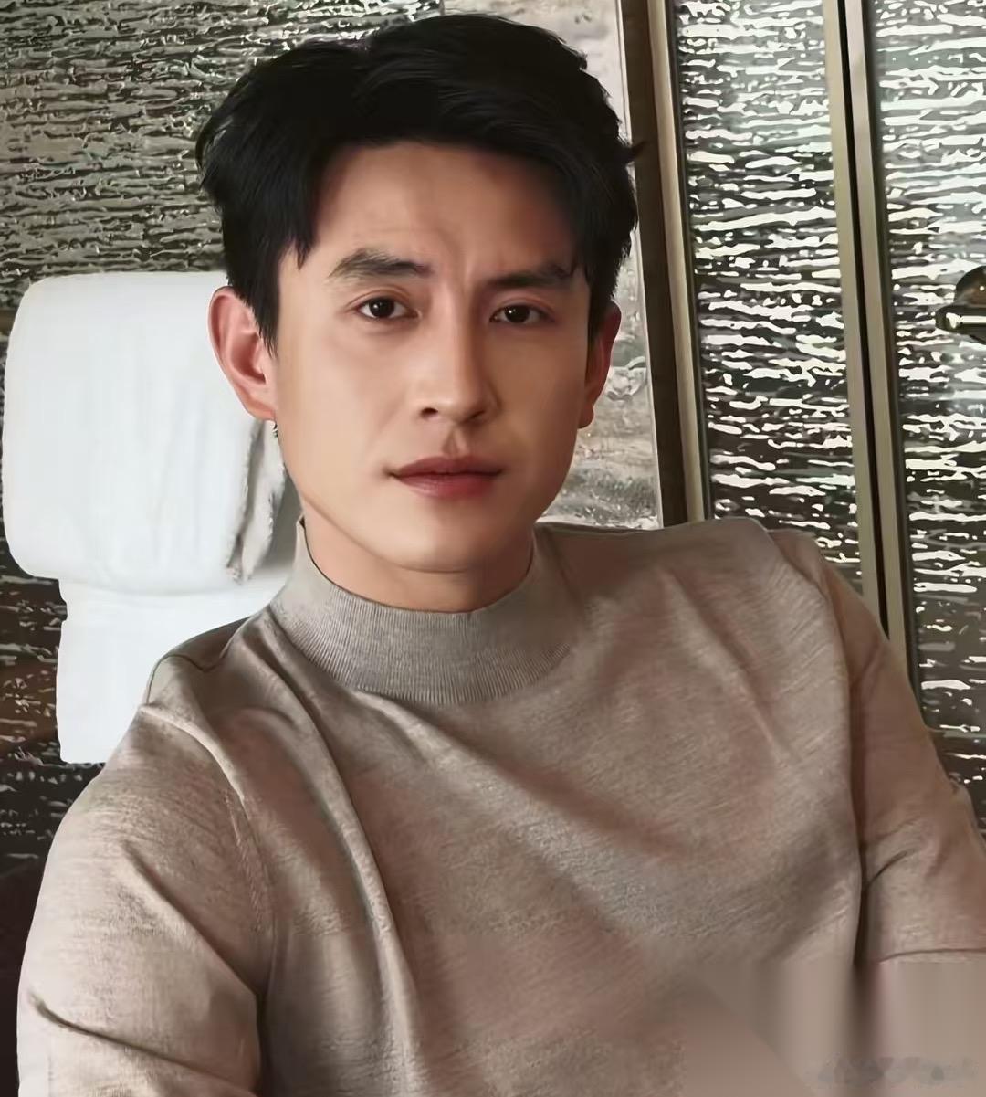 刘萧旭出不出名 我不知道 但是我敢肯定的一件事，就是这个小孩叔性格是真好。 他上