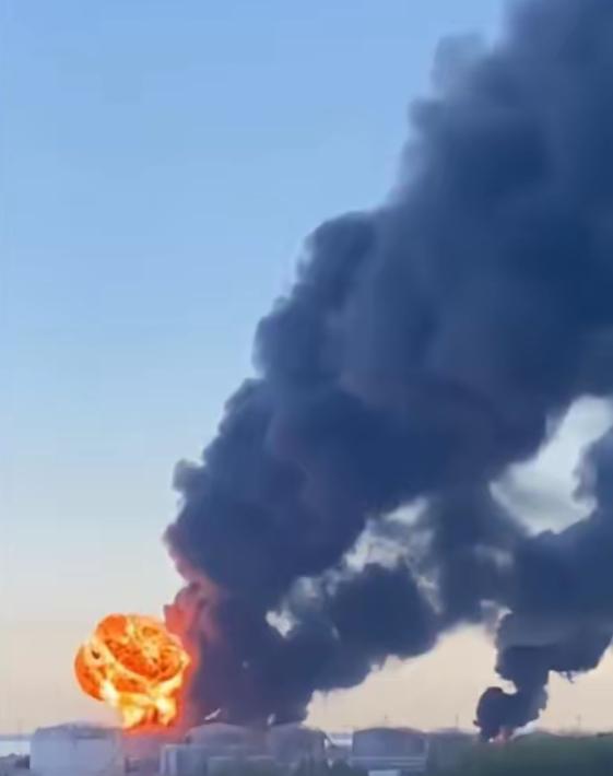 真敢干！今天（7月12日）爆炸性消息：美军前一晚鬼鬼祟祟往霍尔木兹海峡派舰船挑事