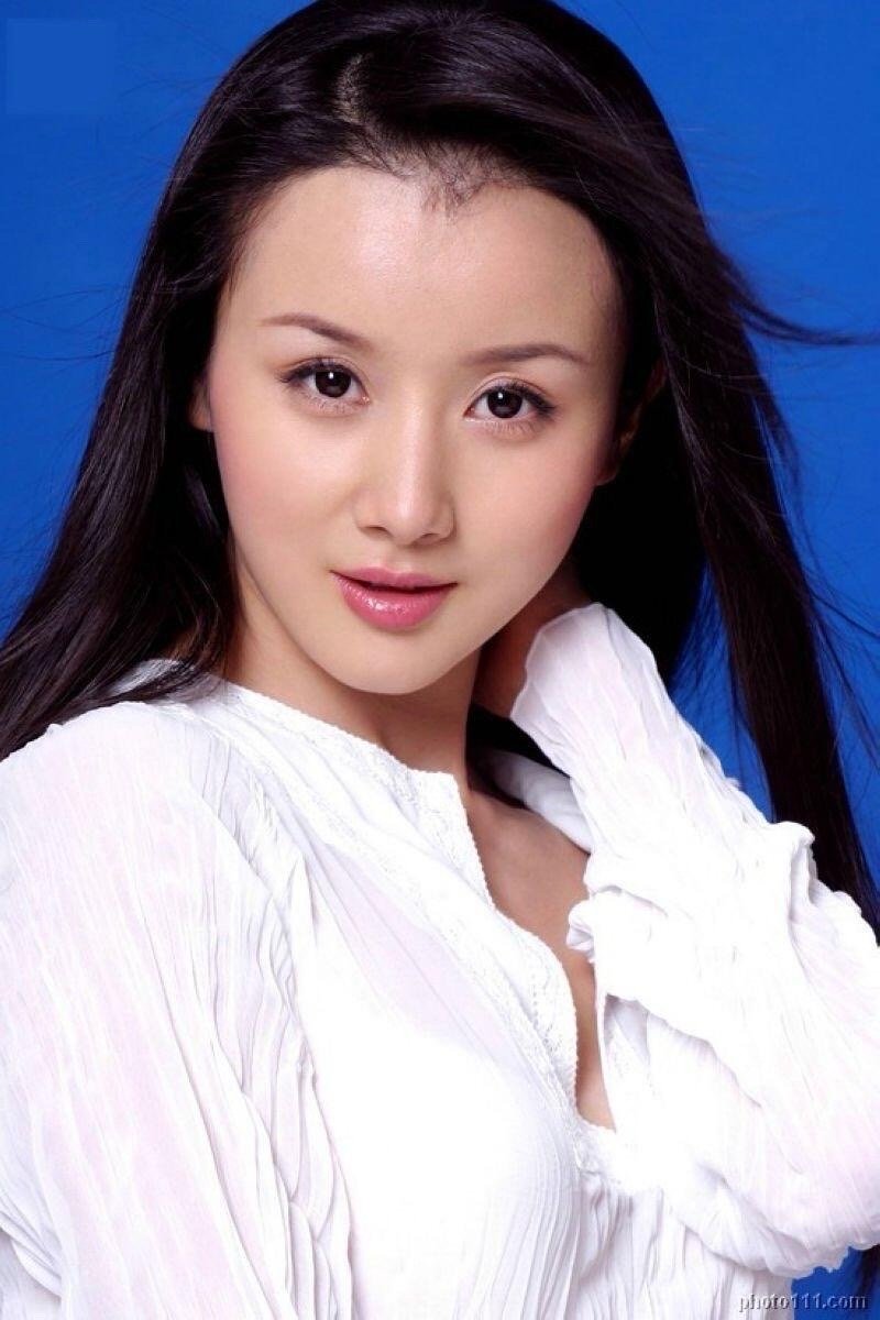 孙菲菲官宣离婚9月13日，演员孙菲菲官宣离婚： 对了 选择重新回到公众视野 我觉