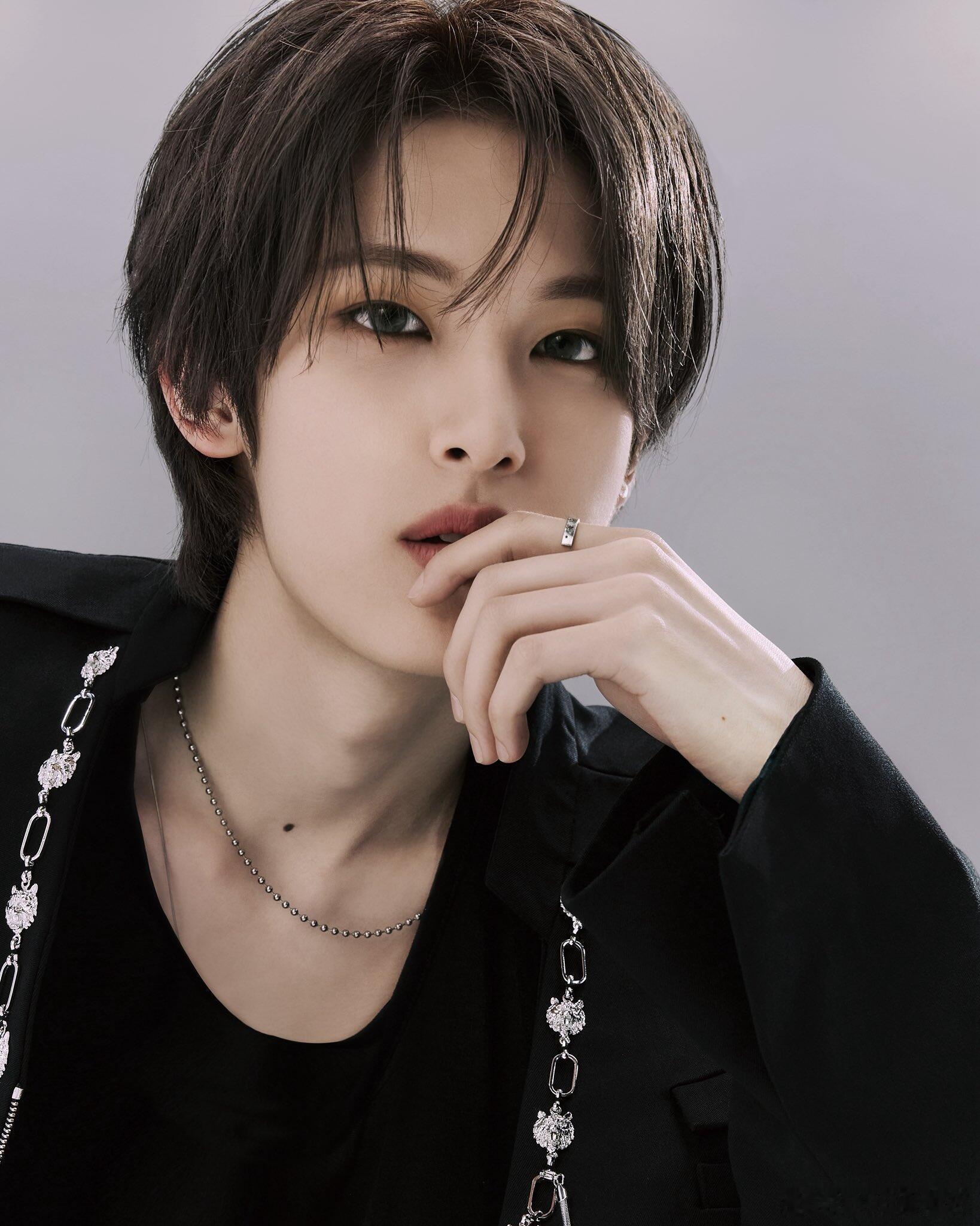 金在中推出的新男团，大家觉得帅哥含量如何呢 