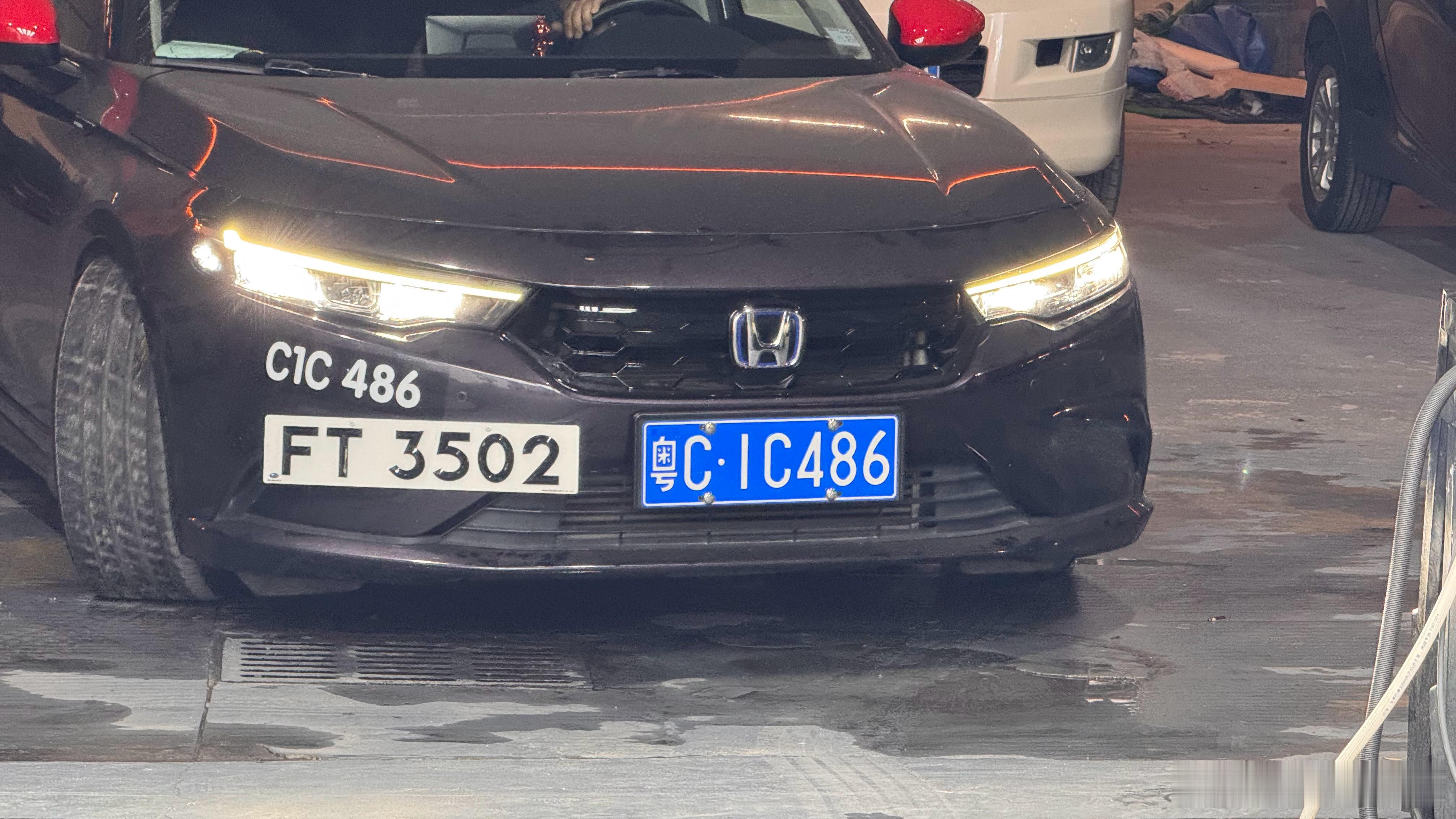 在不挡住中冷的前提下，前面只可以靠侧装待后续粤车南下的规则更清晰我再换一块尺寸更