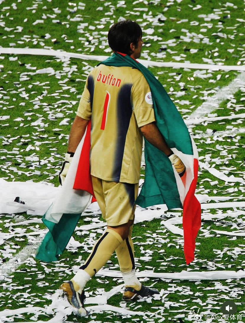 布冯宣布辞职哎…如果晋级了多好现在一切都结束了，也是一地鸡毛🪶吉安路易吉·布冯