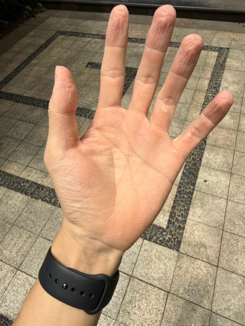 泳池泡了仨小时 