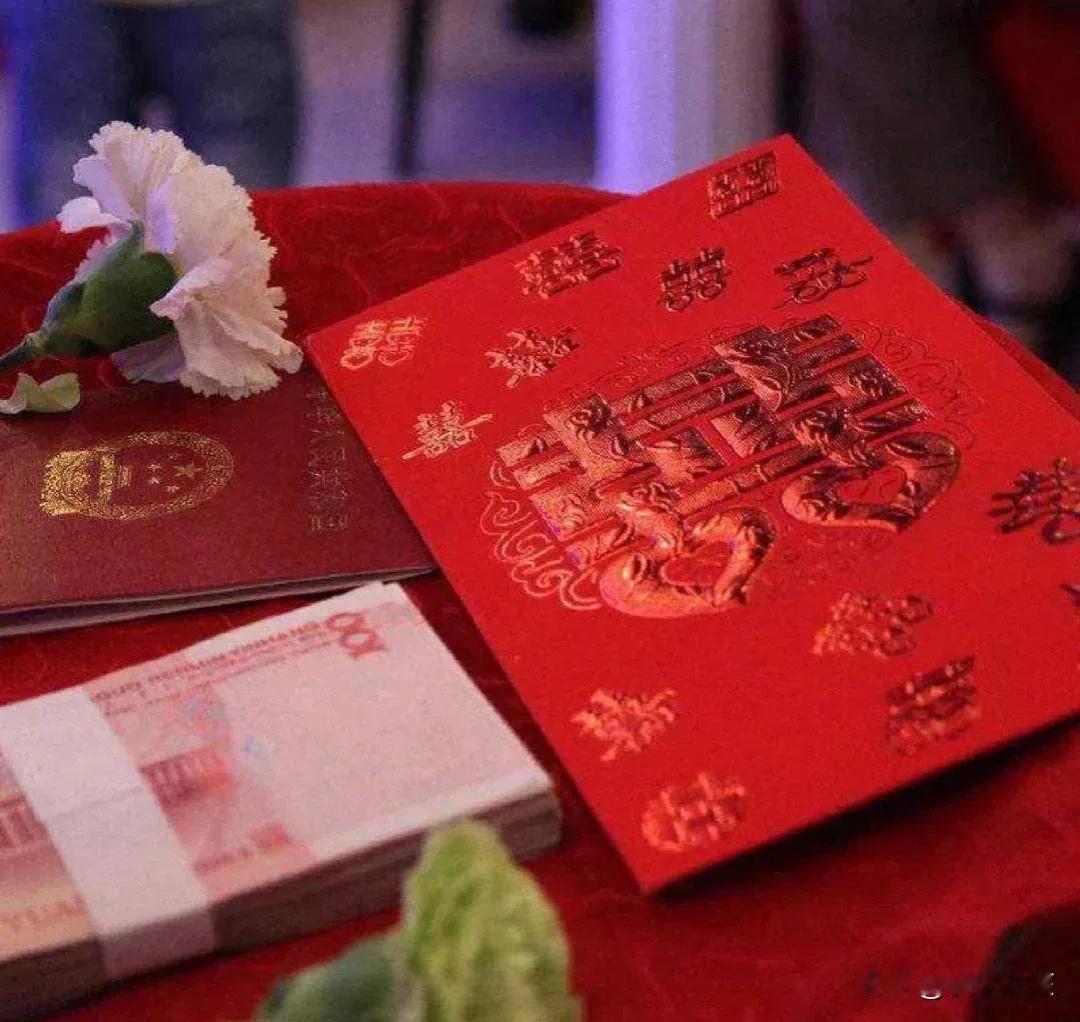 湖南icon，一男子经人介绍，与25岁女子订婚，随后女子先后5次，前往男子打工的