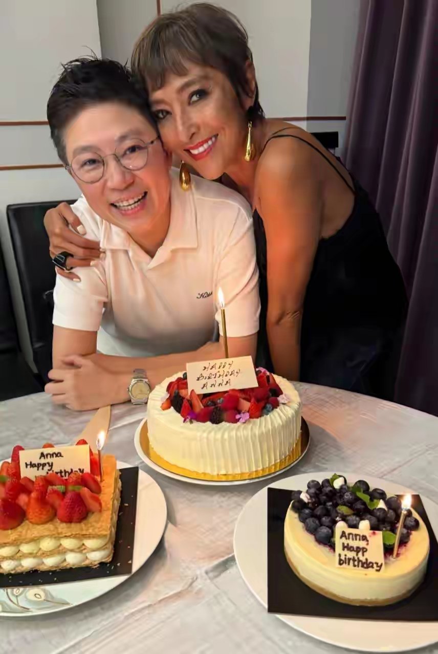 邱淑贞携老公现身好友生日宴，梁家辉叶童杜德伟三对夫妇也来了 ​​​