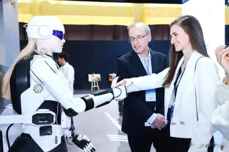 机器人永远替代不了的5个岗位，看看有你的吗？
1. 需要深度情感与共情的岗位
心