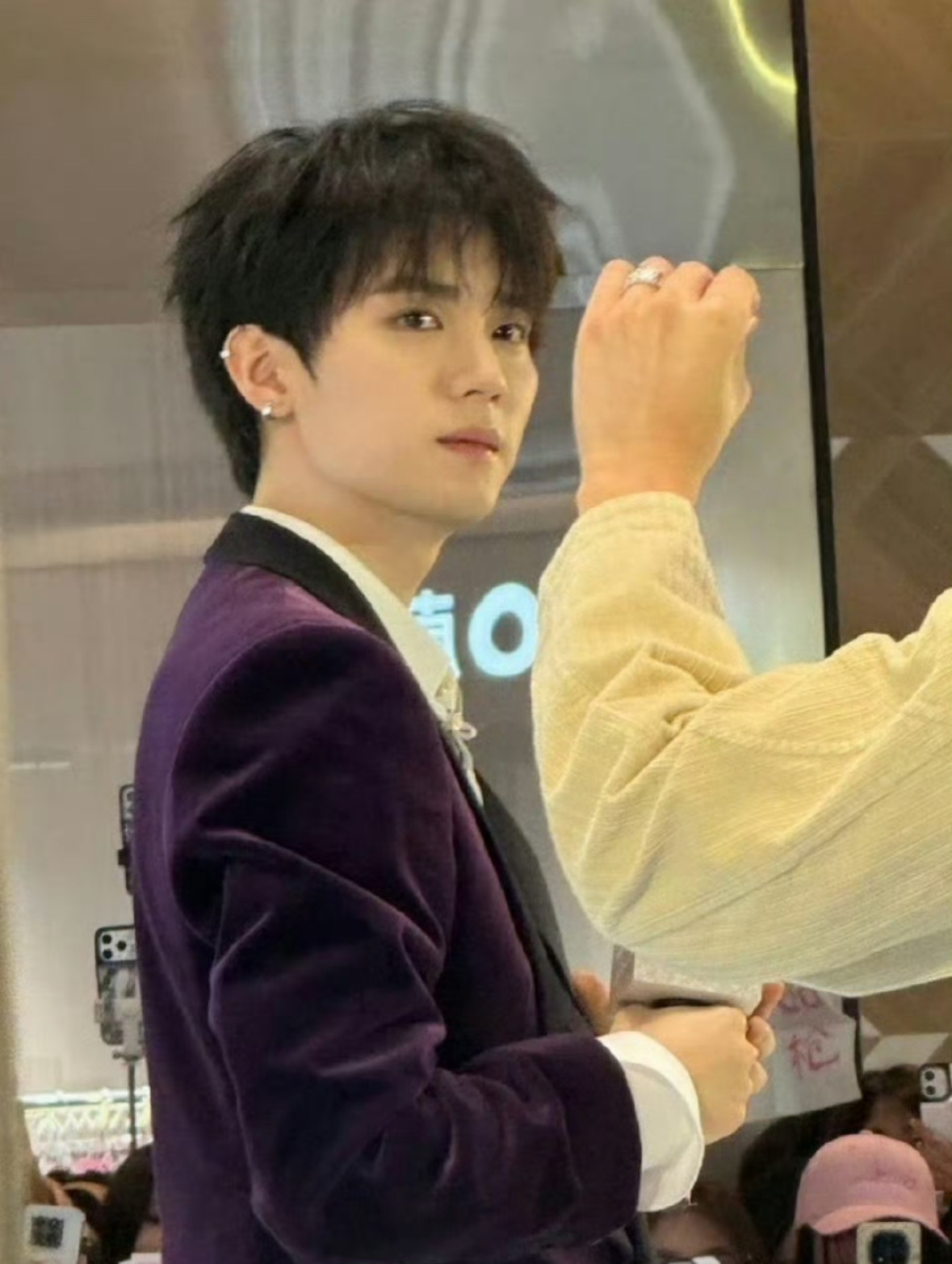 今日份男明星活动生图：李昀锐  于适 王星越 周翊然 侯明昊 徐振轩你们的审美是