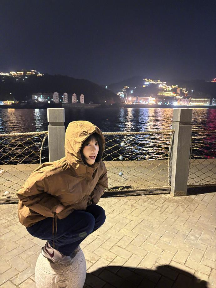 黄灿灿回应体重争议心疼黄灿灿深夜回应体重争议，主动表态会留意控制体重数值，外界对