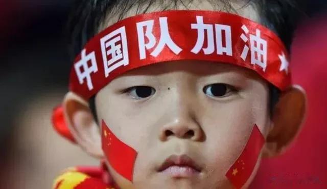 中国球迷怎么还有盲目追星韩国男足的？敌人就是敌人，区区一个孙兴慜、金玟哉之流有什