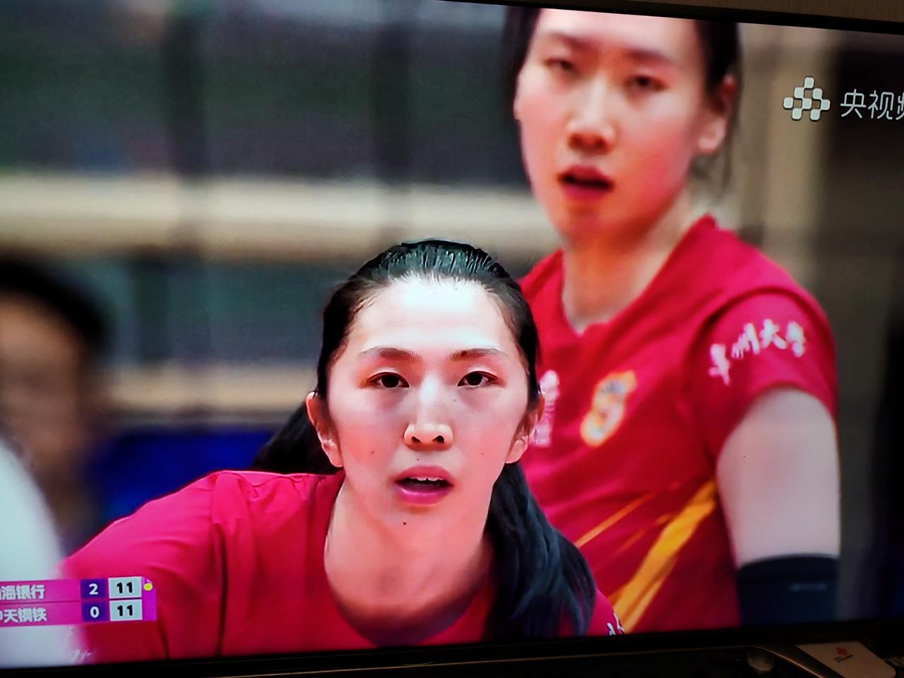 江苏女排为何成为国手大户?江苏女排青训工作做的很好，人才选拔机制完善，从惠若琪到