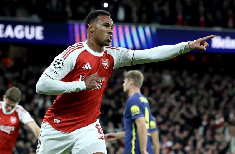 本赛季英超激战正酣，数据网站Whoscored也盘点了本赛季中后卫球员场均评分榜