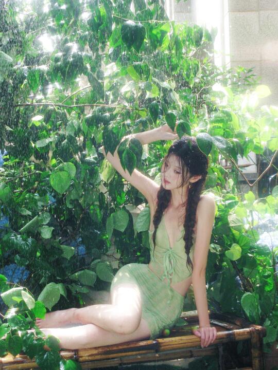 绿色和雨滴渗进我的脉络🍃夏日拍照