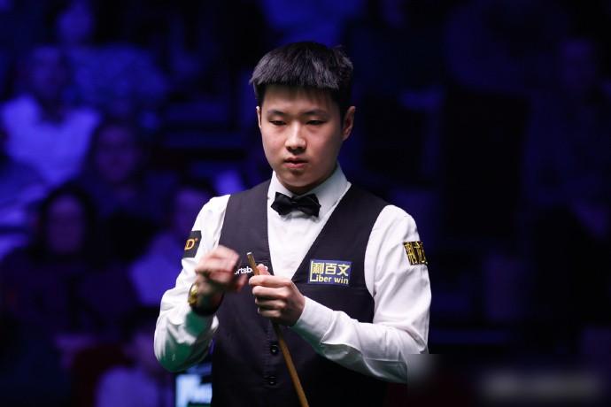 斯诺克百年，单赛季能卷走一百万英镑的，只有三个“疯子”。奥沙利文、特鲁姆普，还有