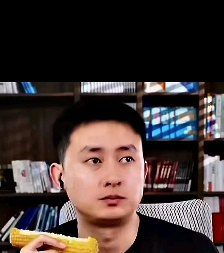 张雪峰老师说过：“真诚是永远的必杀技”。武亮记住了！他也真做到了。武亮老师能扛事