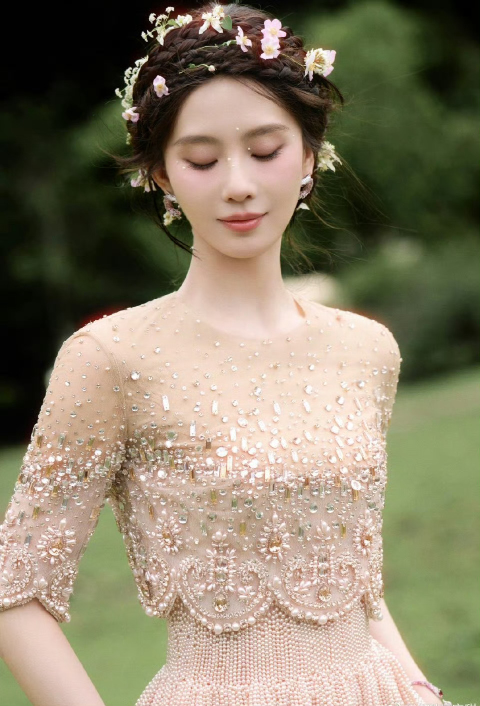 #晚安咪语##刘诗诗 从此不敢见观音# 超脱俗世的神性美，每一帧都是如诗如画，晚