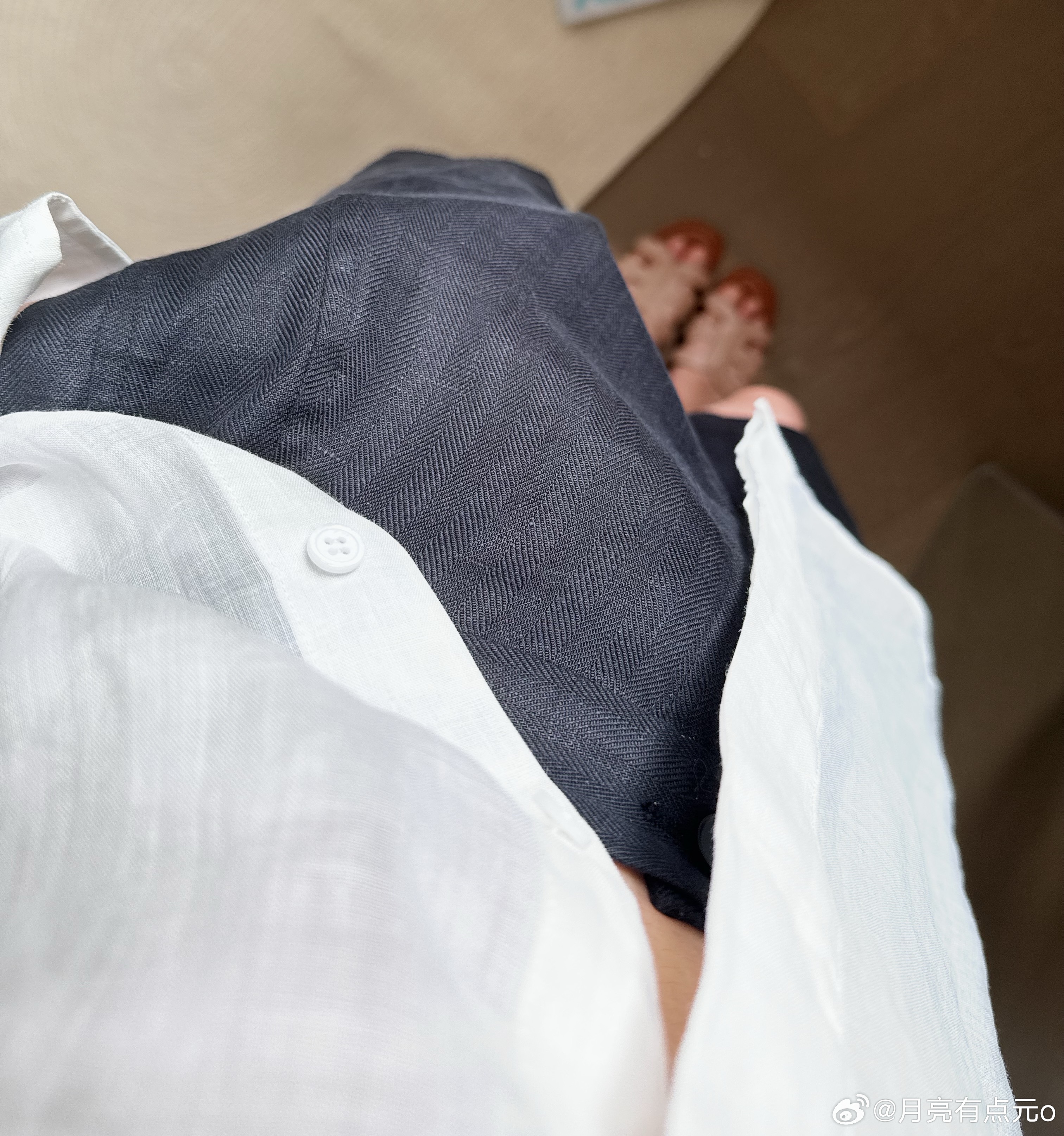早。明天上午十点约人字纹五分裤哦 屁股修饰得特别好，很适合梨形姐妹。 
