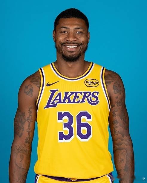 里夫斯可以喘口气了 湖人对阵灰熊，卢卡·东契奇和马库斯·斯玛特今天都可以出战。里