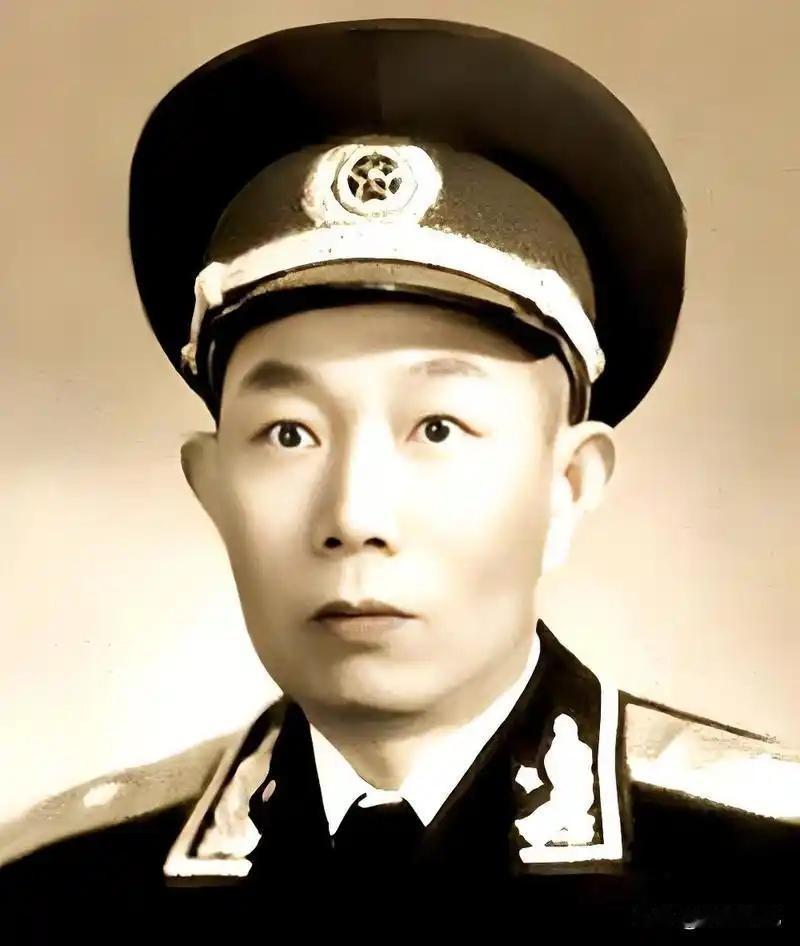铁骨师长功成名就，归来愧对苦守16年的结发妻😭
 
1963年，解放军师长陈广