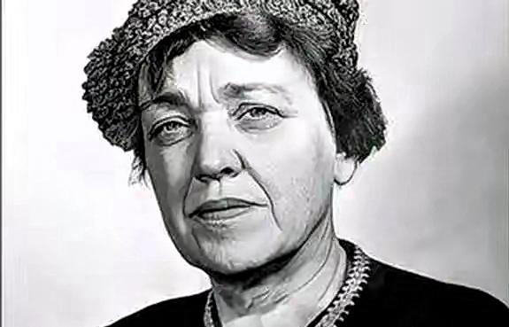 1950年，史沫特莱病逝于英国伦敦，她的遗嘱骤然震动北京：全部财产赠予朱德，唯愿