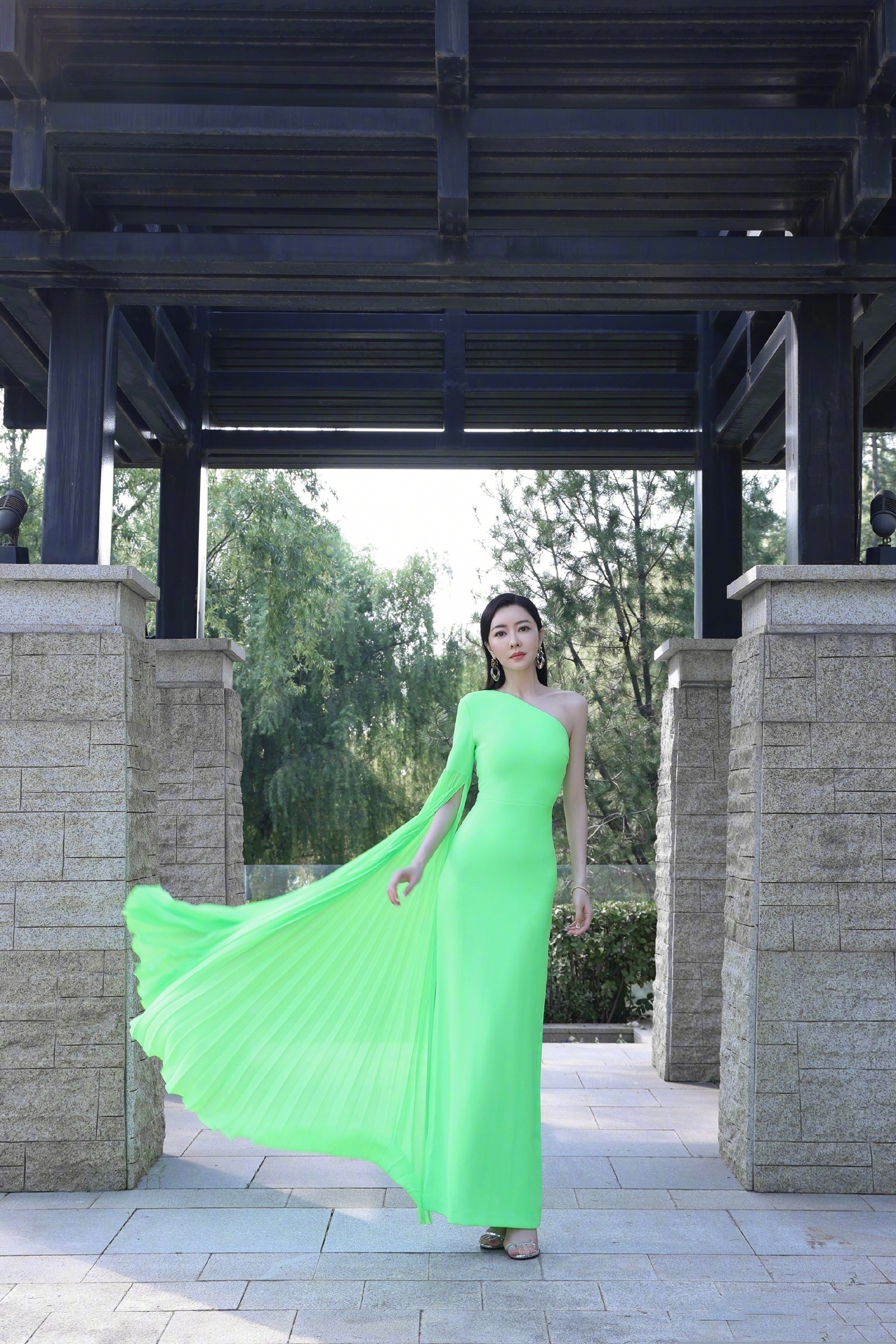 熊黛林：绿裙倩影，丝路美人 
