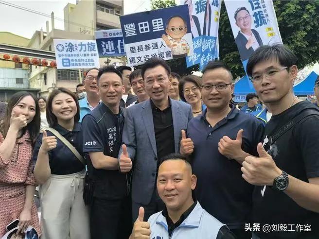 江启臣台中大造势，胡志强、廖了以、颜宽恒等红黑派大佬悉数到场力挺。江启臣现场暗指