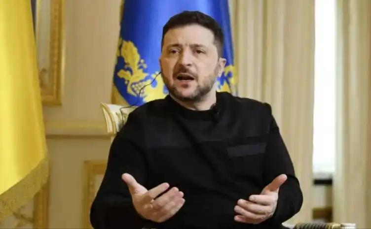 乌克兰现在无法解放被占领土，原因有二：兵力短缺，以及武器短缺。泽连斯基在接受BB