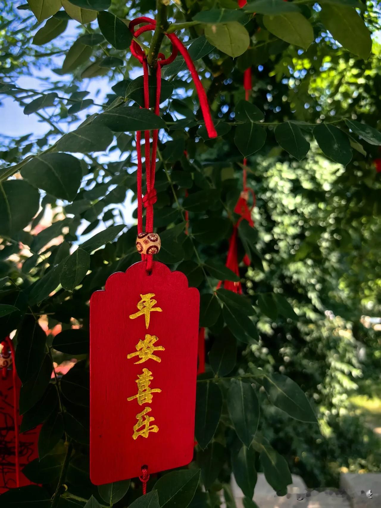 说好的双向奔赴，
我勤勤恳恳，
亲爱的友友，
你在哪了呢？

让我看到
彼此的身