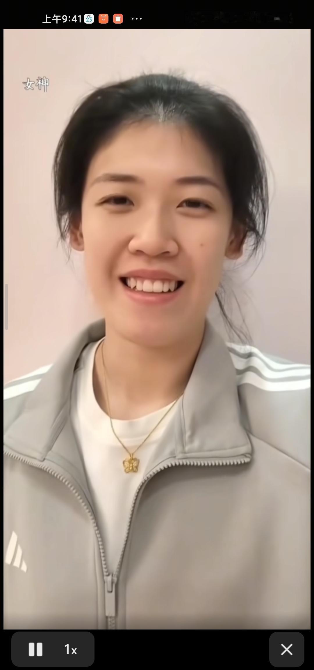 别再骂李盈莹了。
她体检报告上有一项数据，连医生看了都摇头。
米兰的体检官指着片