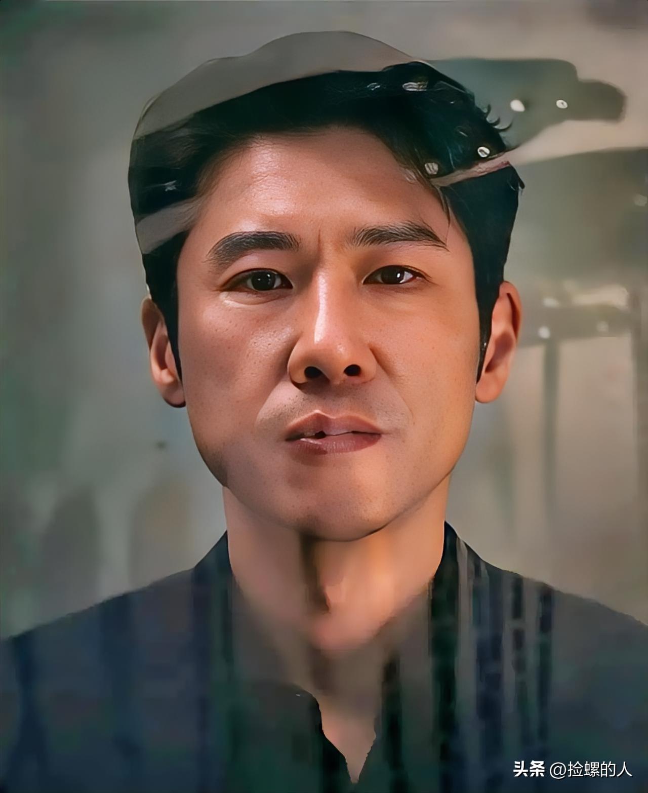 我能接受王骁长的丑，
也能接受王骁个不够高，
但是我实在接受不了，
他把我闺蜜迷