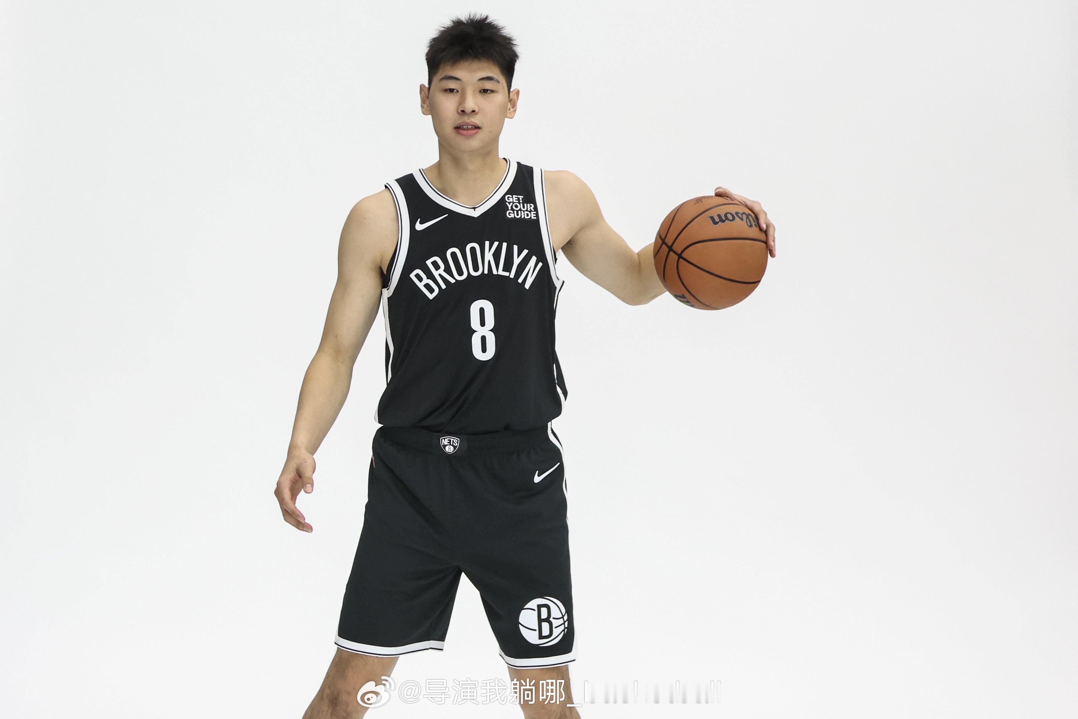 还在养伤，从NBA回到CBA的球星崔永熙将缺席广东宏远今晚的新赛季揭幕战，他在N