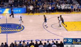 库明加在干嘛？
上一场比赛，以塞亚-乔三分线外7中7，今天首节最后一防，亚历山大