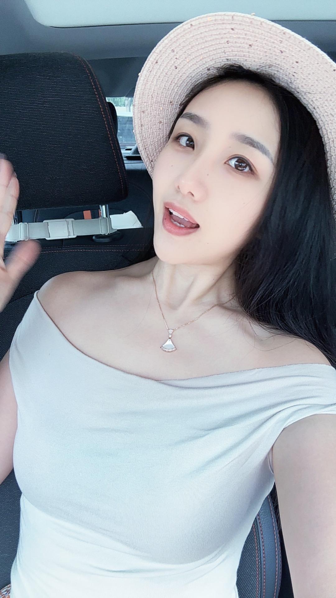 女的