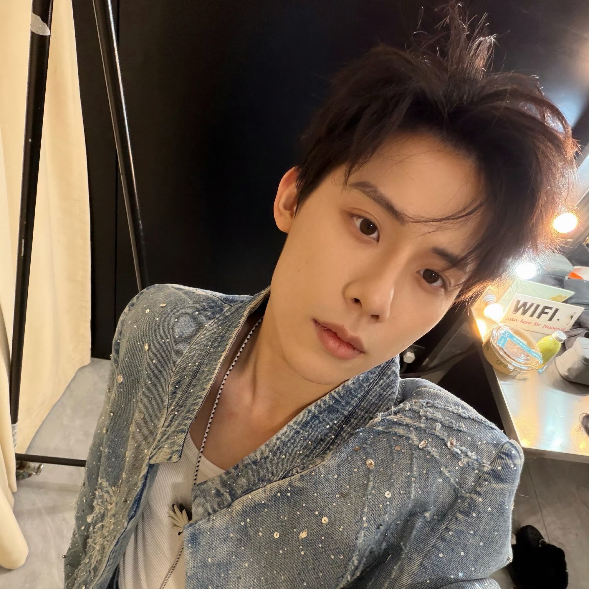 我总说这两年没见到什么有潜力的小明星，但是这个系列也不能一直不讲。正好在热搜看到