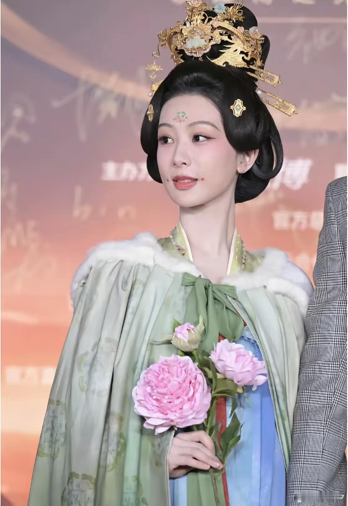 2025年的微博之夜在北京盛大举行，然而，刘亦菲的缺席无疑成为了当晚的一大遗憾。