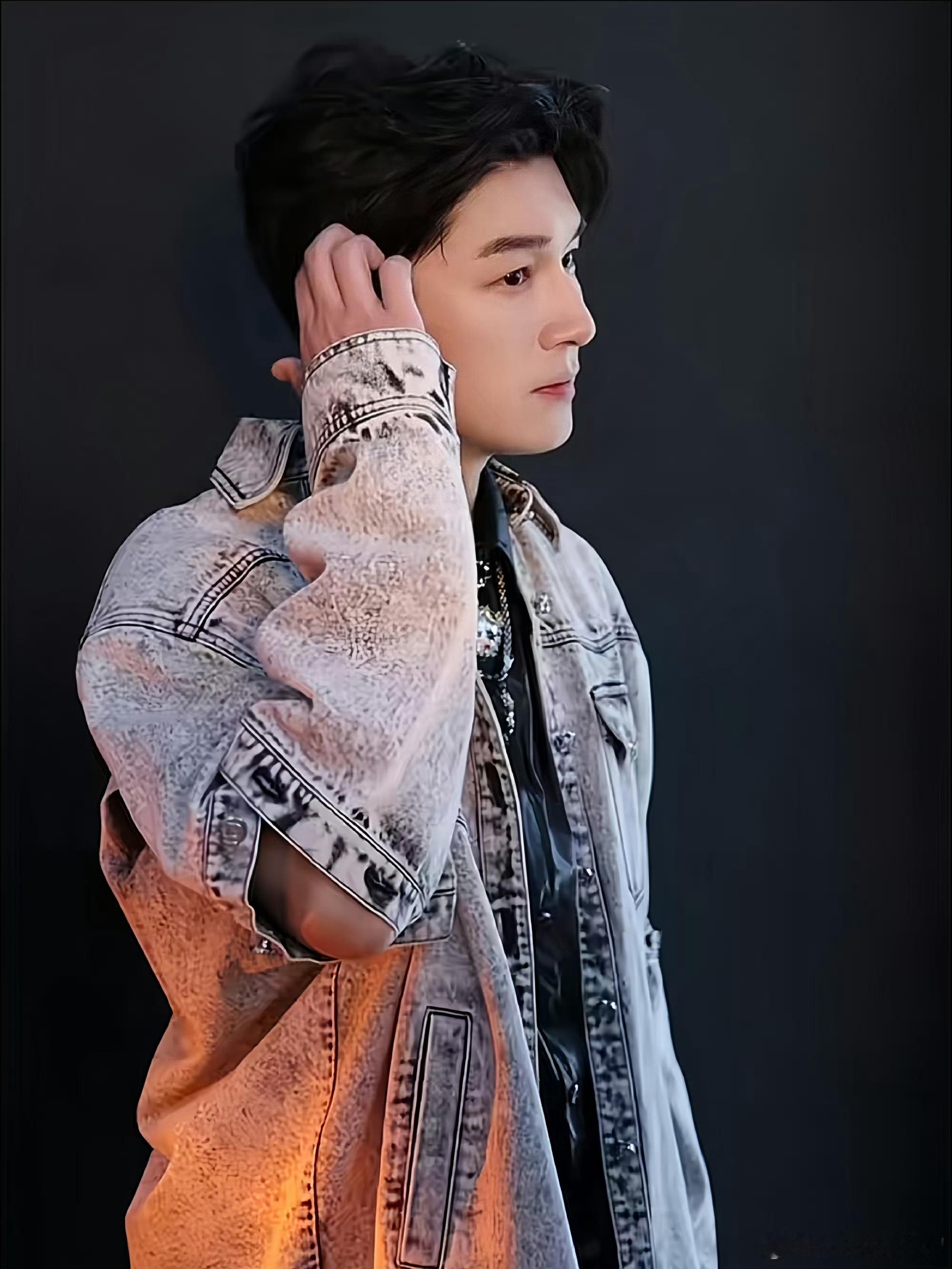 杨旭文黑白诀  ⭐ 杨旭文韩证飞  思念如马，自别离，末停蹄相思如柳，飘满城，尽