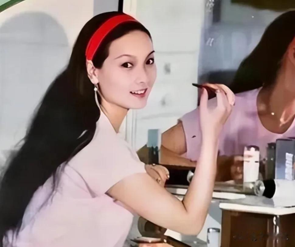 万万没想到！出演“刘三姐”走红的女星，一年内用美色交易上百次，甚至枪决前她很是不