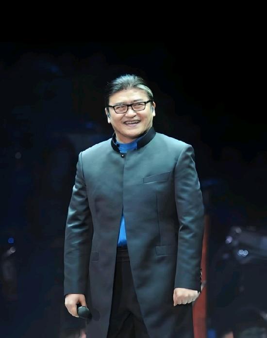 他走了
我最热爱的音乐人
从此，世间不再有刘欢
然而，相信他的歌
一定会像风一样