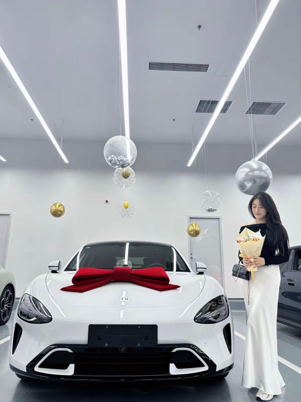小米SU7酥妻白色也很奈斯啊 ​​​